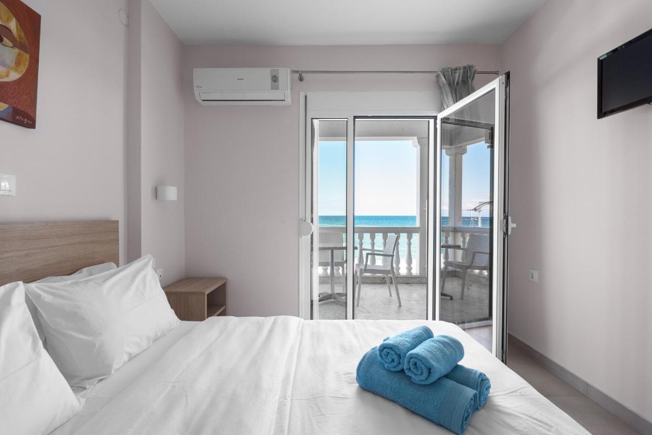 Apartamento Blue Flag, Nilie Hospitality Mgmt Olympiakí Aktí Exterior foto
