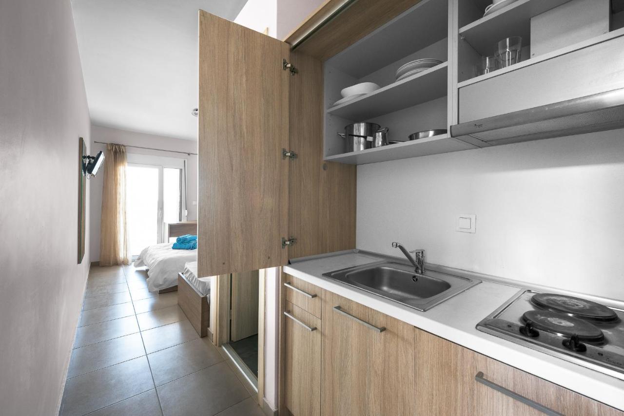Apartamento Blue Flag, Nilie Hospitality Mgmt Olympiakí Aktí Exterior foto